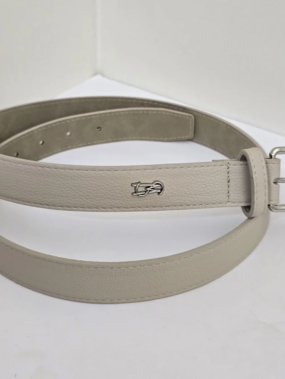 STEVE MADDEN size XL Faux Leather Fashion Logo‎ Belt Cream